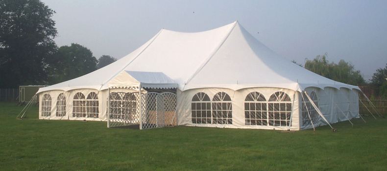 traditional-marquee-walkway